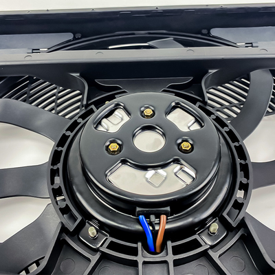 64546921395 64546921946 Ventilatori di raffreddamento elettrici per auto BMW X5 E39 300W