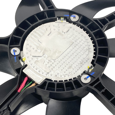 Parti di ventilatore di radiatore di raffreddamento di plastica per il sistema di raffreddamento del motore di un'auto Jeep Wrangler 68211602ABD