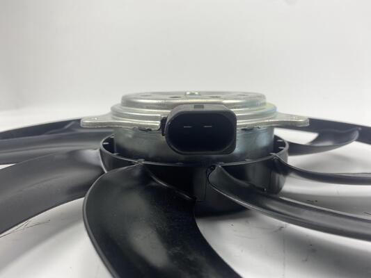 Auto condizionamento dell'aria Ventilatore di raffreddamento radiatore elettrico per Audi A4L Q5 B8 B9 Q3 A5 C7 OEM 8K0959455G Sistema di raffreddamento A/C automobilistico