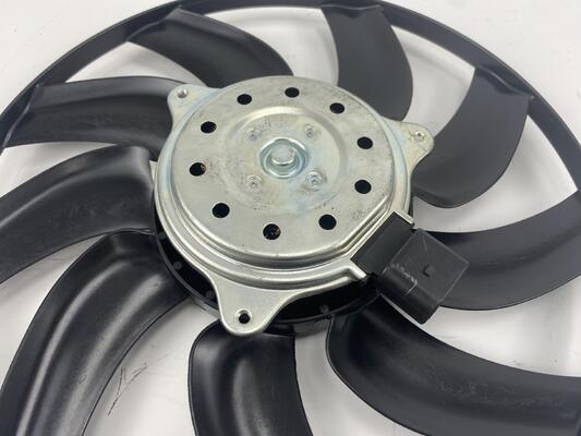 Auto condizionamento dell'aria Ventilatore di raffreddamento radiatore elettrico per Audi A4L Q5 B8 B9 Q3 A5 C7 OEM 8K0959455G Sistema di raffreddamento A/C automobilistico