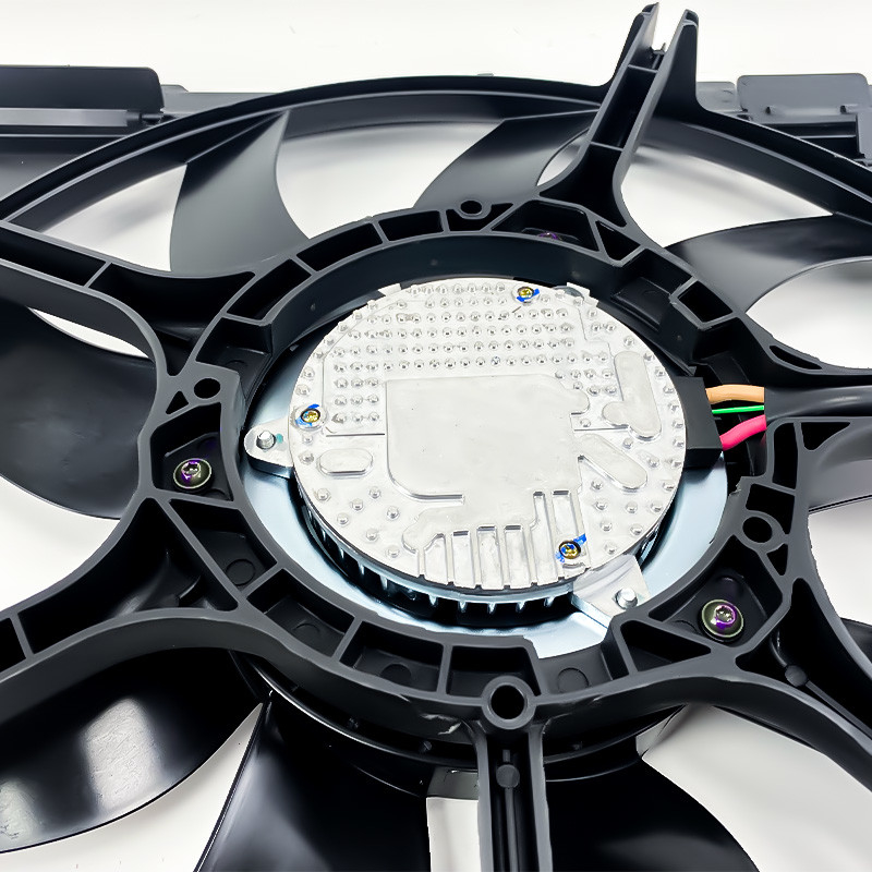 Radiatore per ventilatore universale di raffreddamento di auto da 850W per un raffreddamento ottimale del motore 17427795757 17424730745