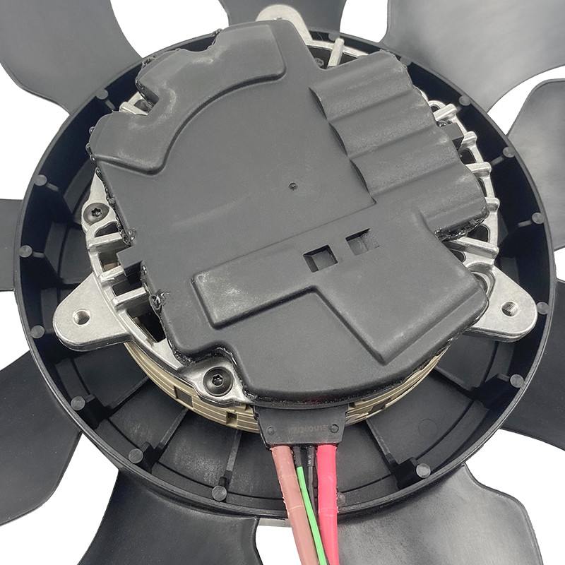 Livello 600W ISO TS15949 Sistema di raffreddamento del motore dell'auto Ventilatore di raffreddamento per Volkswagen Touareg
